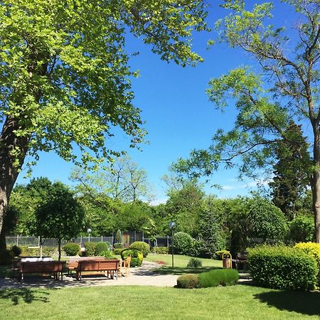 Varna Garden View Apartment Bagian luar foto
