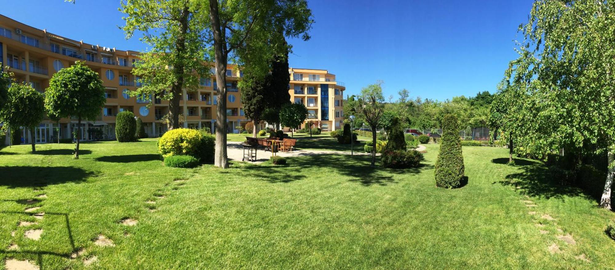Varna Garden View Apartment Bagian luar foto