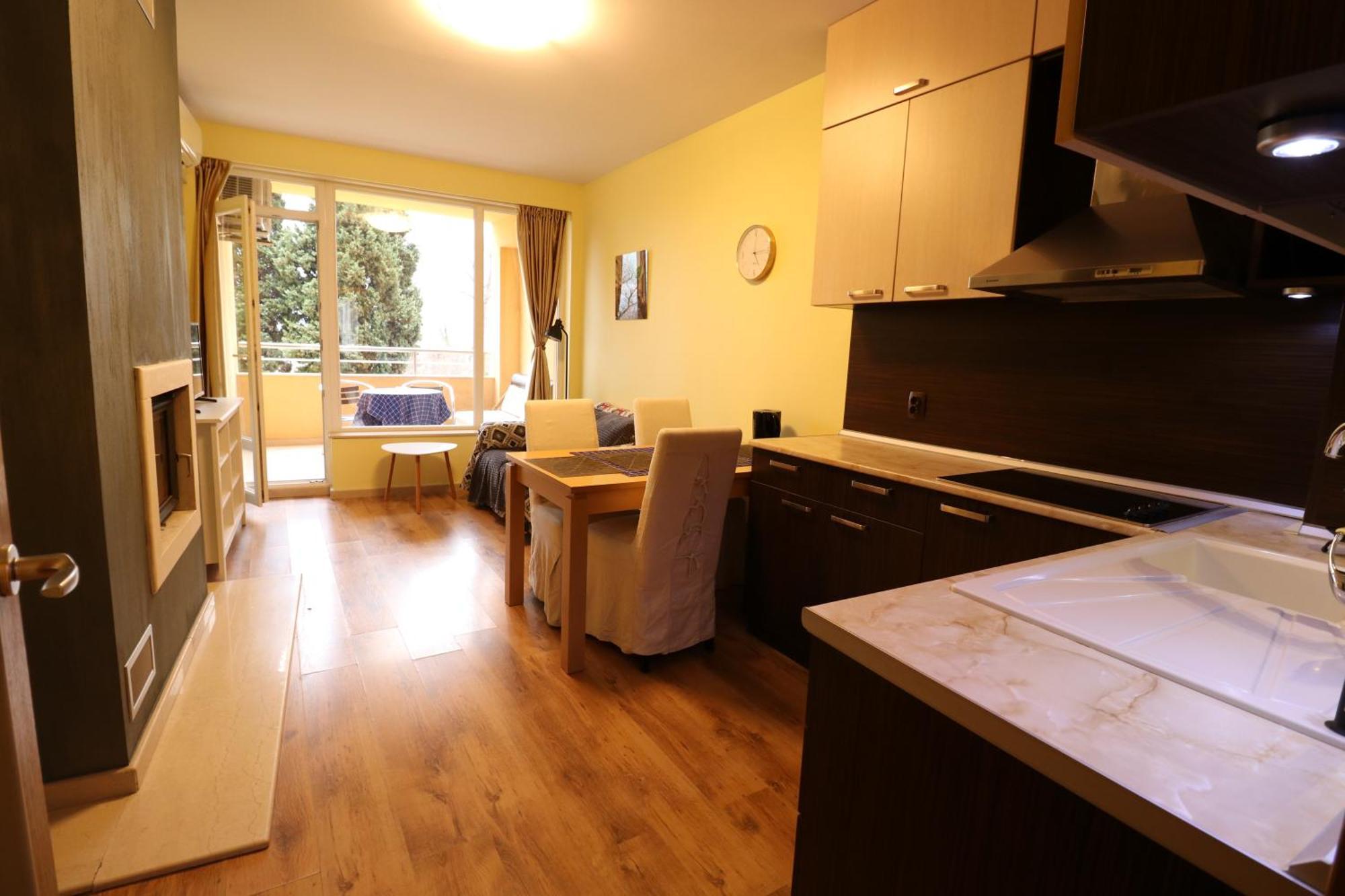 Varna Garden View Apartment Bagian luar foto