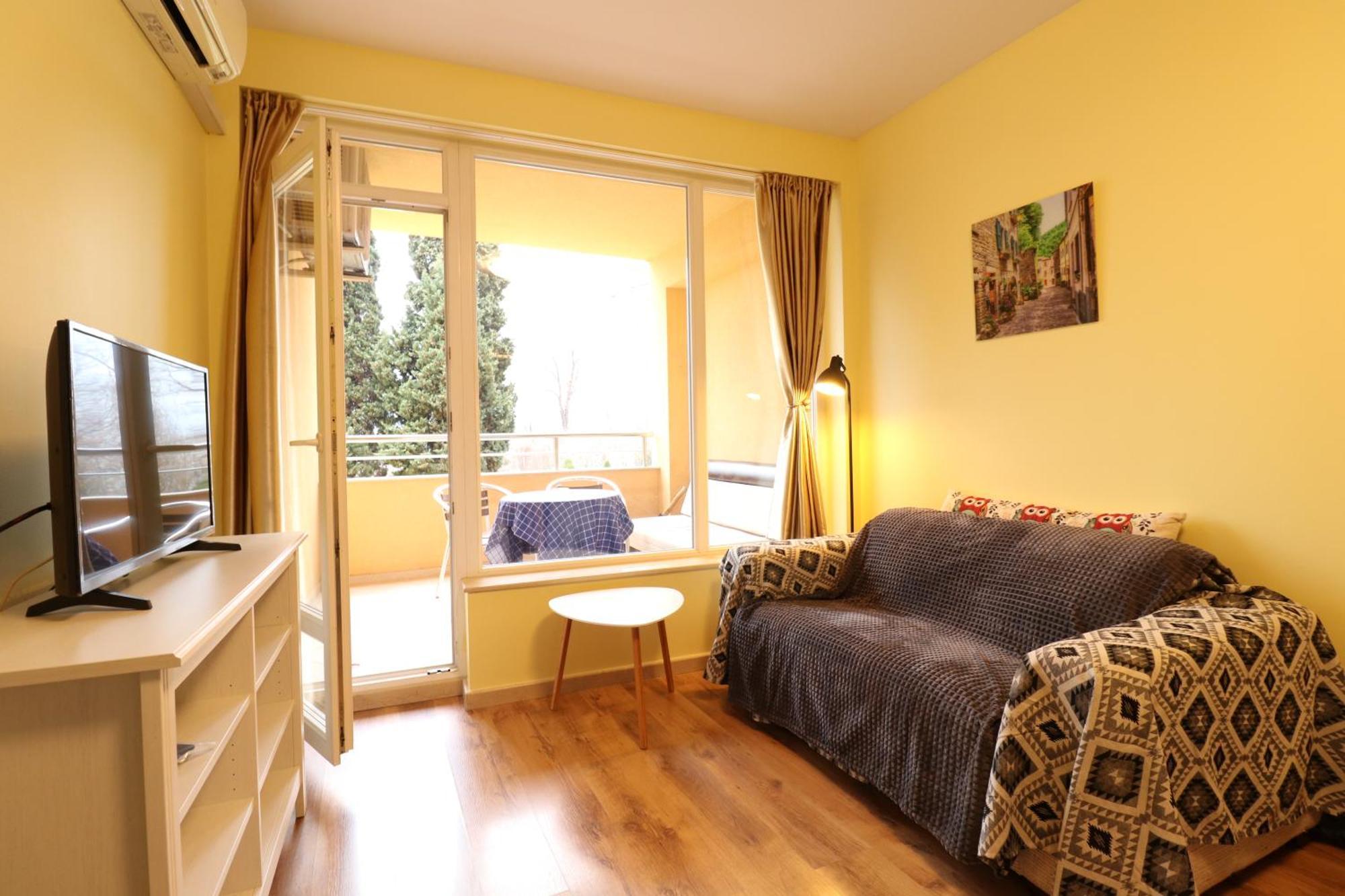 Varna Garden View Apartment Bagian luar foto