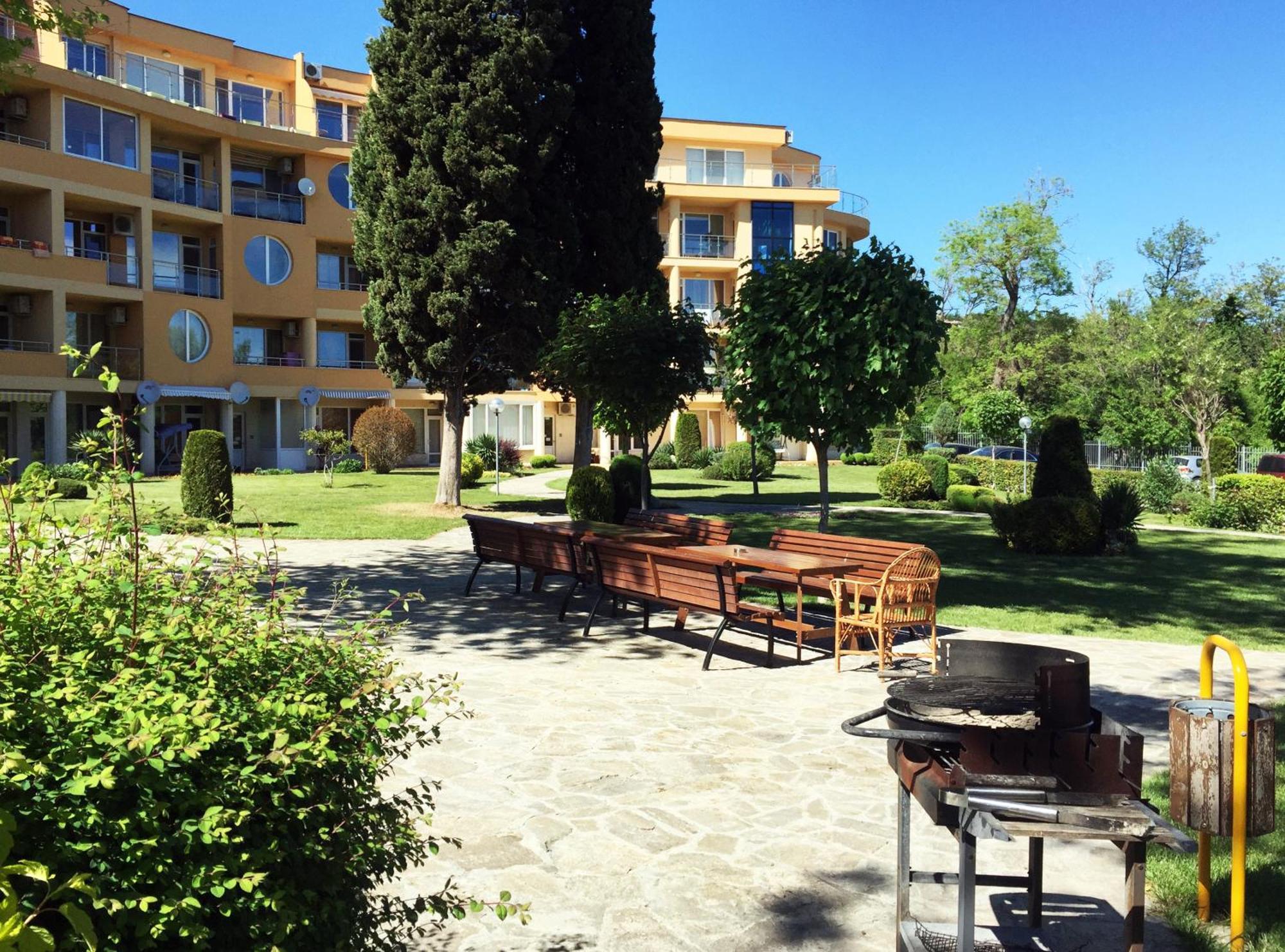 Varna Garden View Apartment Bagian luar foto