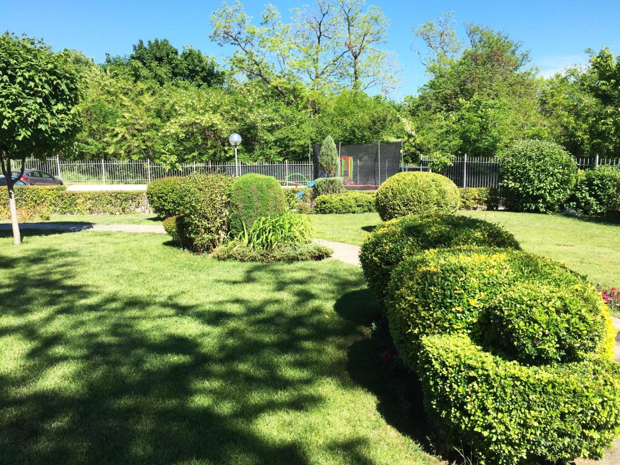 Varna Garden View Apartment Bagian luar foto