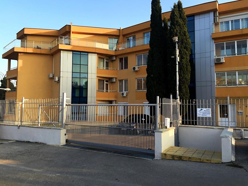 Varna Garden View Apartment Bagian luar foto