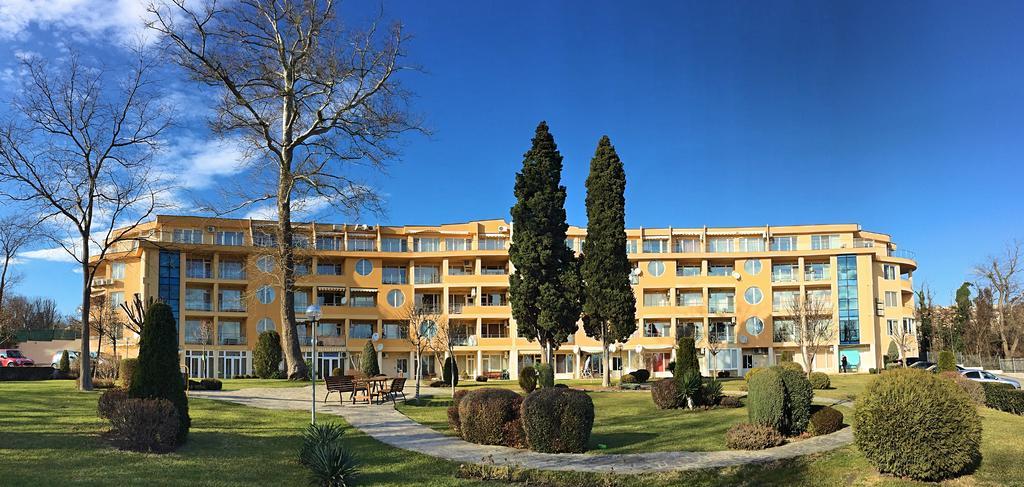 Varna Garden View Apartment Bagian luar foto